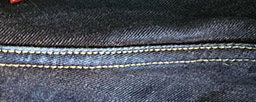 Couture flat-felled sur un jeans.